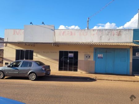 Casa Comercial em Jardim Canguru