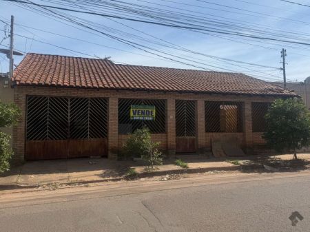 Casa-Térrea em Guanandi