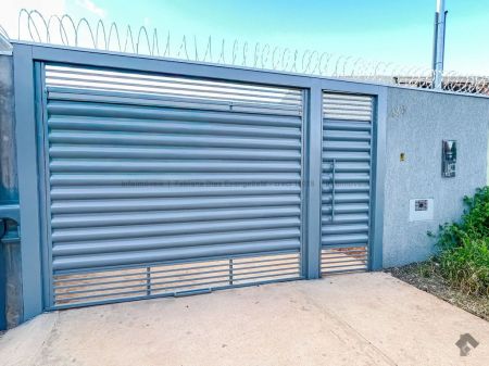 Casa-Térrea em Vila Santa Luzia