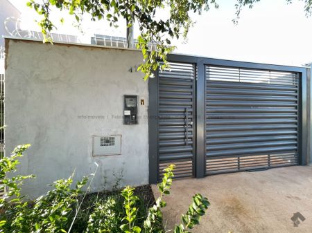 Casa-Térrea em Vila Santa Luzia