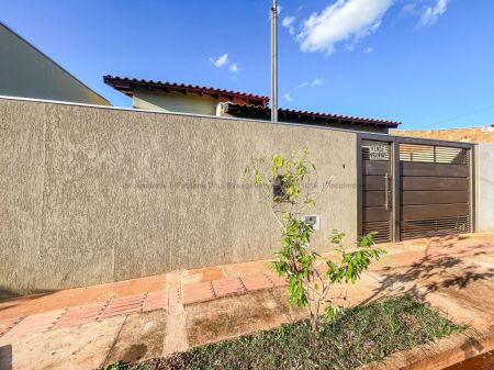 Casa-Térrea em Vila Santa Luzia