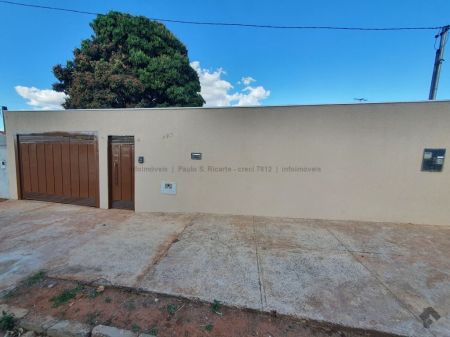 Casa-Térrea em Jardim Montevidéu
