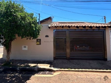Casa-Térrea em Aero Rancho