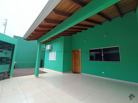 Casa-Térrea em Monte Castelo