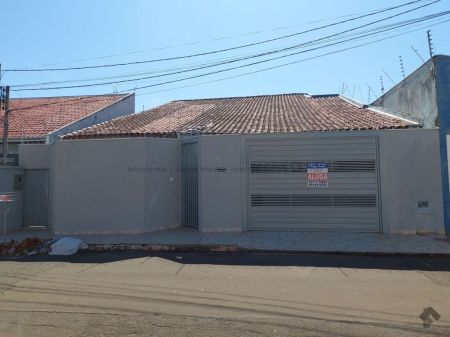 Casa-Térrea em Jardim Autonomista