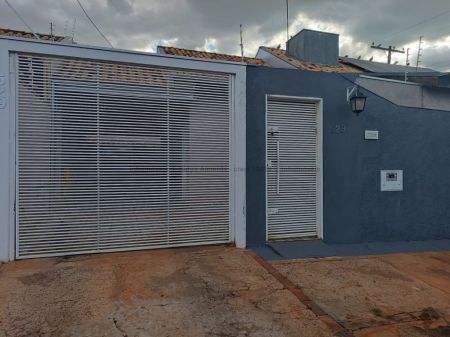 Casa-Térrea em Vila Anahy