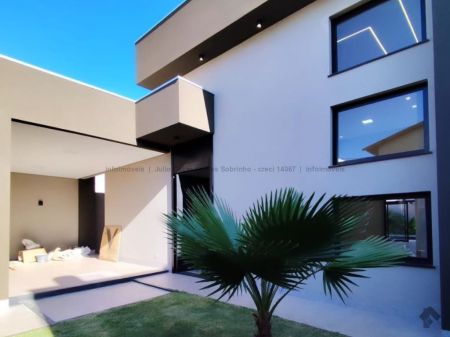 Casa-Térrea em Jardim Panamá