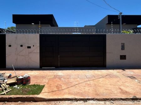 Casa-Térrea em Rita Vieira