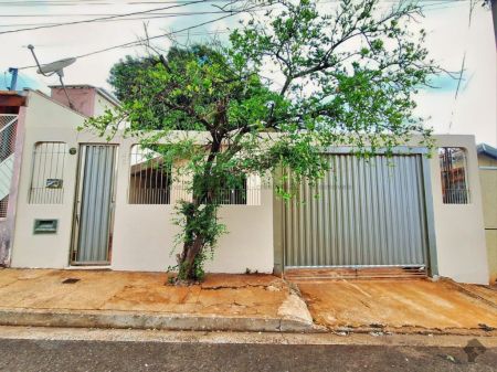 Casa-Térrea em Aero Rancho
