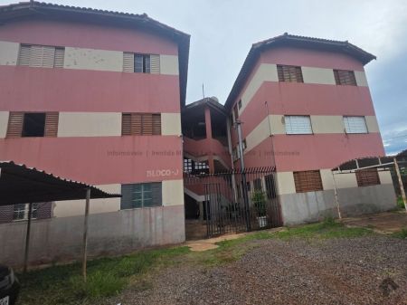 Apartamento em Aero Rancho