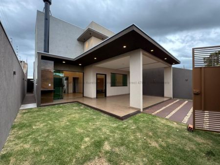 Casa-Térrea em Altos da Figueira