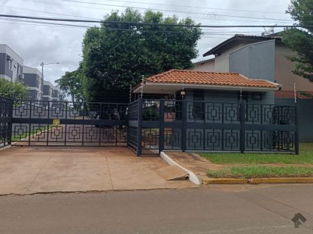 Sobrado-Condomínio em Coopharádio