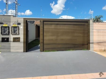 Casa-Térrea em Jacy