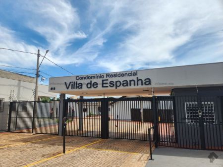 Casa-Térrea-Condomínio em Rita Vieira