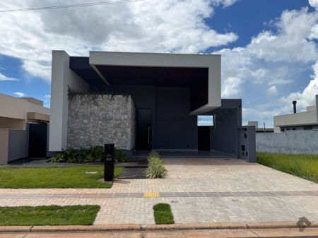 Casa-Térrea-Condomínio em Residencial Alphaville III
