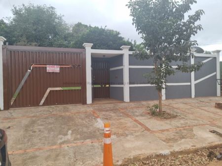Casa-Térrea em Vila América