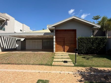 Casa-Térrea-Condomínio em Pq. Residencial Damha I