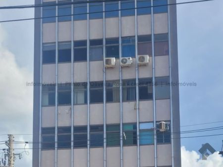 Sala / Salão / Loja em Centro