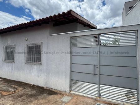 Casa-Térrea-Condomínio em Panorama