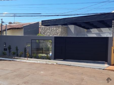 Casa-Térrea em Vila Planalto