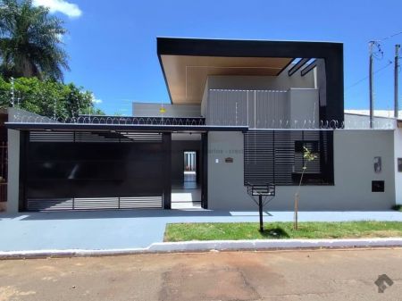 Casa-Térrea em Pioneiros