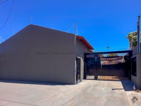 Casa-Térrea-Condomínio em Jardim Tarumã