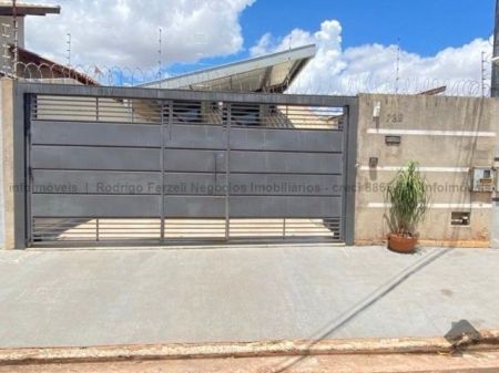 Casa-Térrea em Rita Vieira