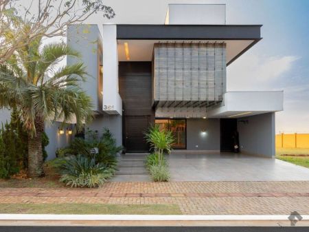 Sobrado-Condomínio em Residencial Alphaville III