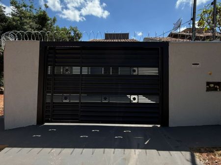 Casa-Térrea em Jardim Columbia