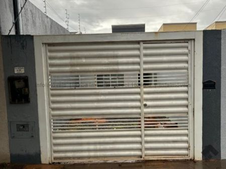 Casa-Térrea em Jardim Centro Oeste