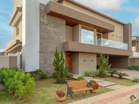 Sobrado-Condomínio em Residencial Alphaville III