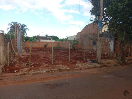 Terreno em Aero Rancho