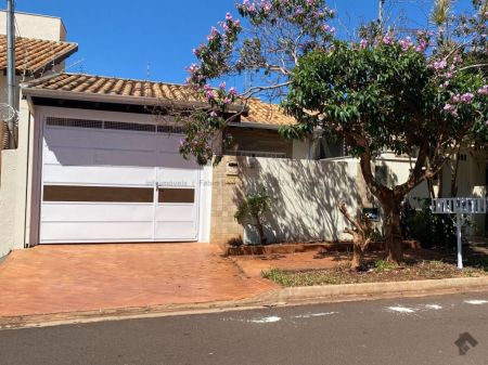 Casa-Térrea em Jardim Itatiaia
