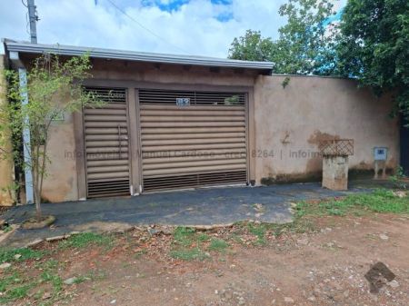 Casa-Térrea em Parque Novo Século