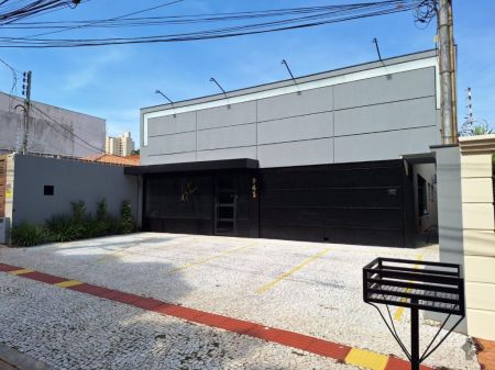Casa Comercial em Jardim dos Estados