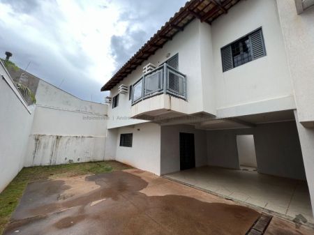 Sobrado-Condomínio em Carandá