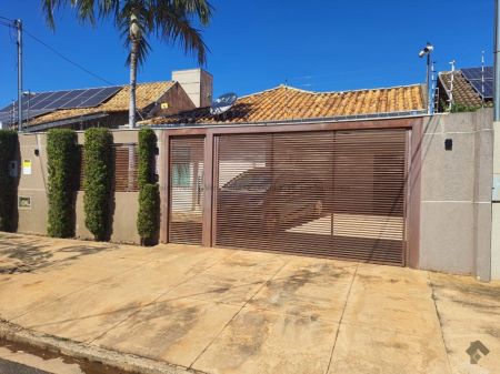 Casa-Térrea em Rita Vieira