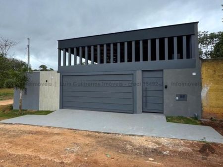 Casa-Térrea em Solar dos Lagos