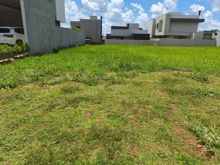 Terreno-Condomínio em Residencial Alphaville IV