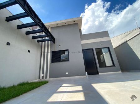 Casa-Térrea em Rita Vieira