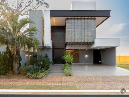 Sobrado-Condomínio em Residencial Alphaville III