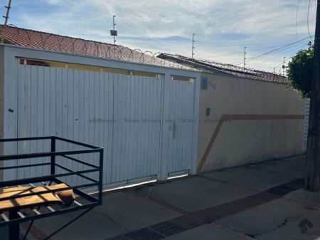 Casa-Térrea em Vila Almeida