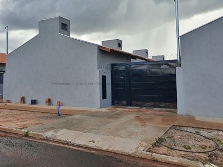 Casa-Térrea-Condomínio em Jardim Anache