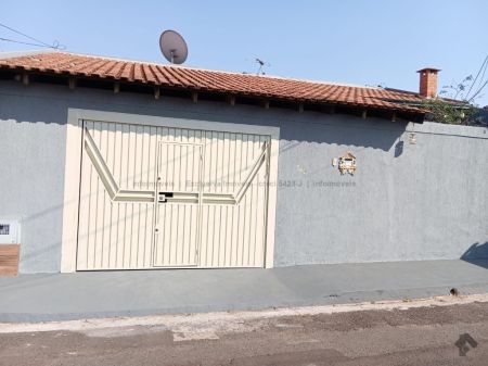 Casa-Térrea em José Abrão