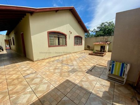 Casa-Térrea em Jardim Panamá