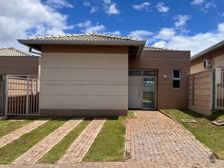 Casa-Térrea-Condomínio em Novos Estados