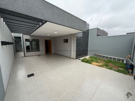 Casa-Térrea em Rita Vieira