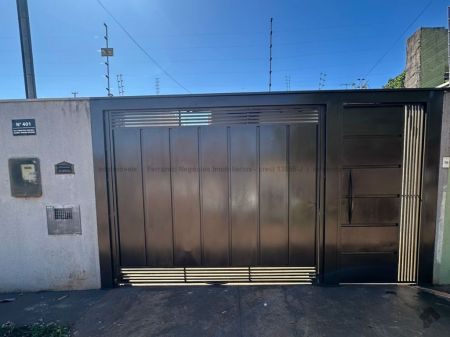 Casa-Térrea em Jardim Moema