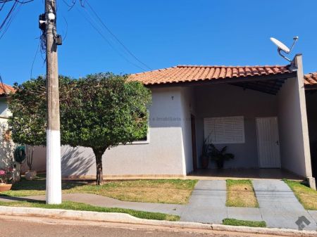 Casa-Térrea-Condomínio em Jardim Alto São Francisco