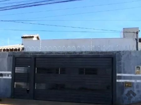 Casa-Térrea em Jardim Auxiliadora